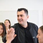 Bashkia e Elbasanit dhuron 108 botime për bibliotekat shkollore. Llatja/ “Pasuria e dijes nis nga libri”